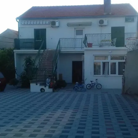 Tanfara 3* Brodarica (Sibenik-Knin)